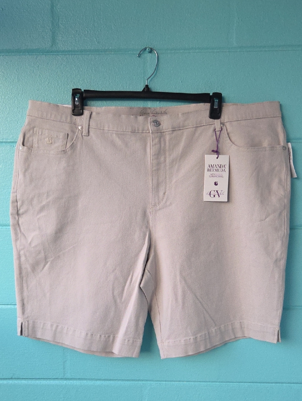 NWT "GV Amanda Bermuda Jean Shorts Woman's Size 24W